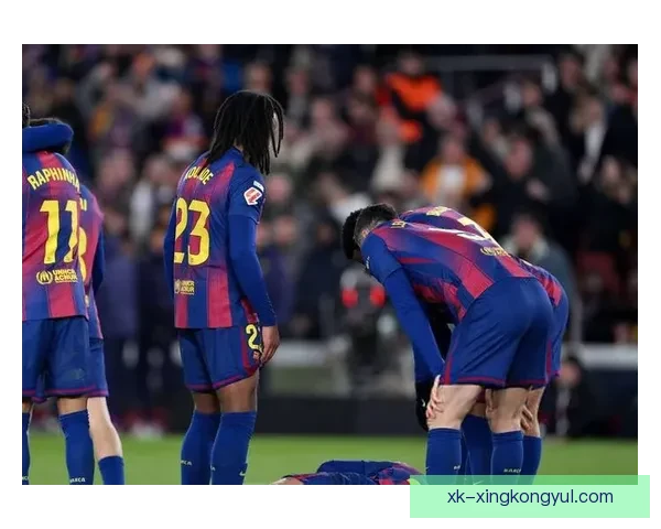 佩德里复出战莱万特 弗里克换上